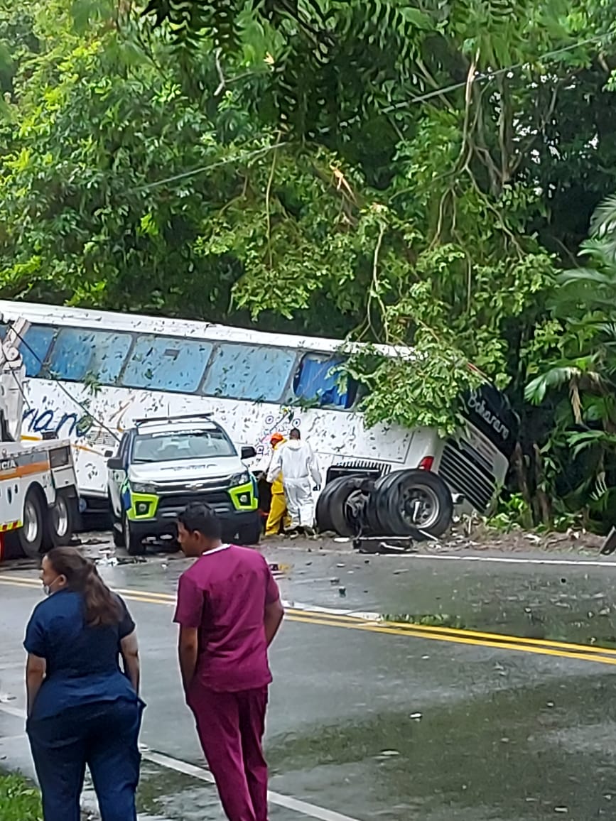 Accidente de bus en la vía Mariquita – Armero deja tres personas ...
