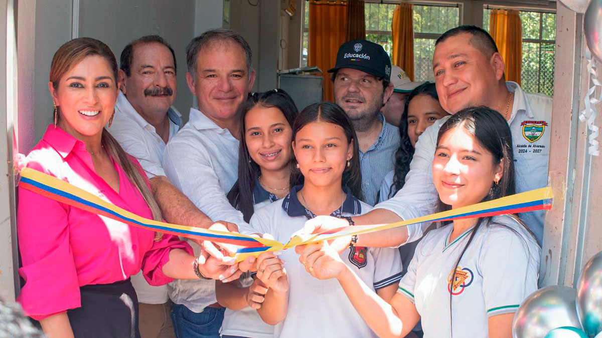 A través de Obras por Impuestos, Alvarado recibe dotación escolar y tecnológica para 28 sedes educativas 1