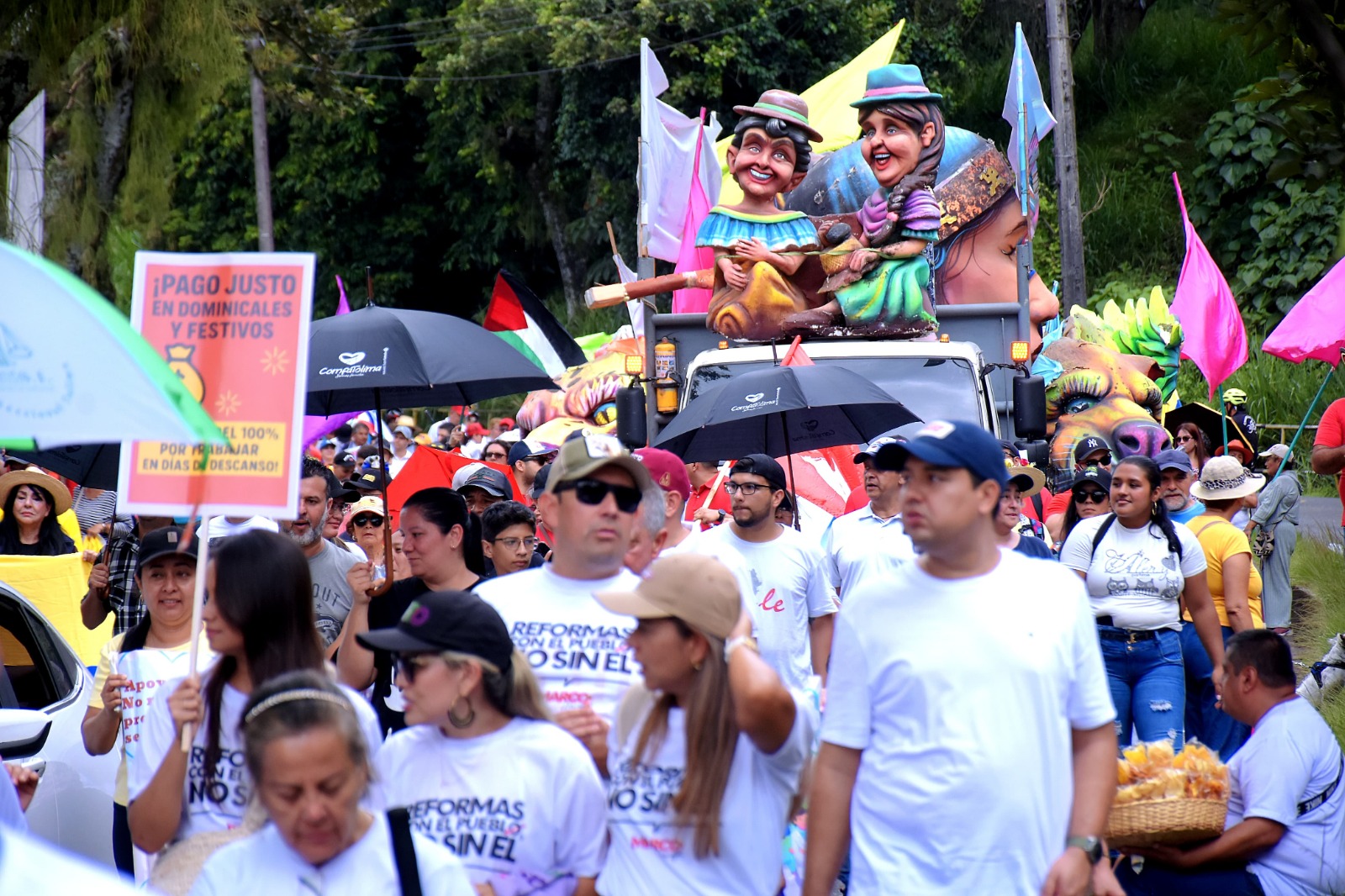 Más de 1.200 personas marcharon pacíficamente en Ibagué por el Día del Trabajo 3
