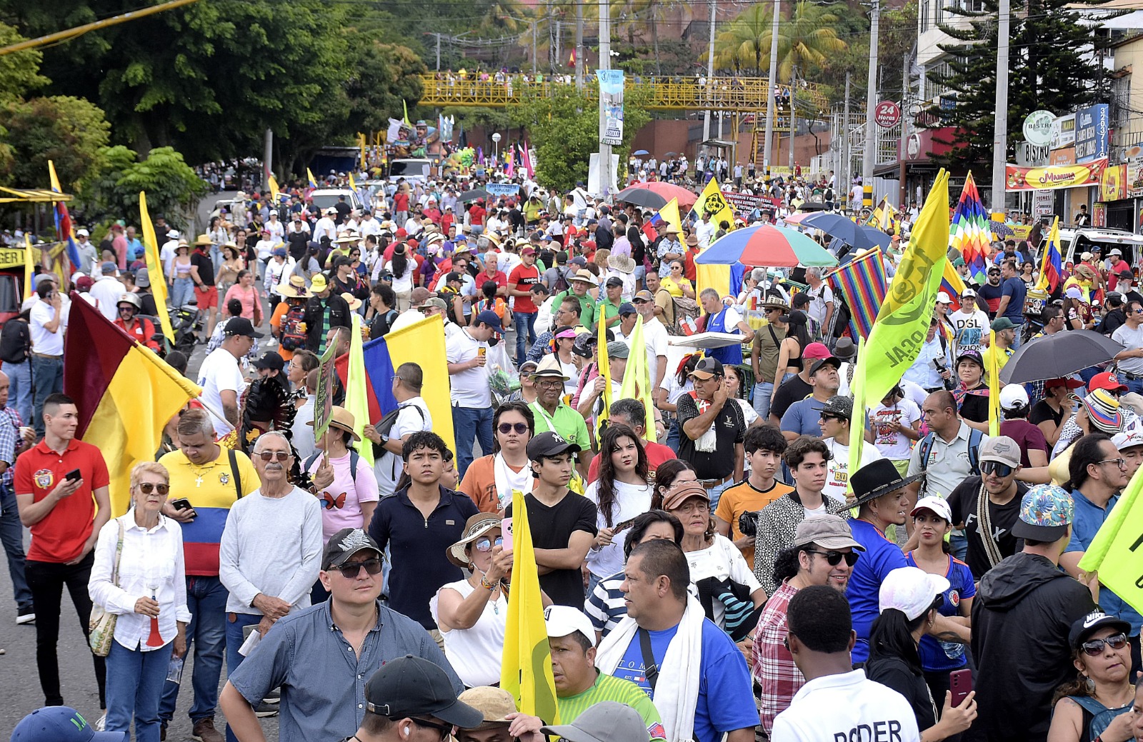 Más de 1.200 personas marcharon pacíficamente en Ibagué por el Día del Trabajo 1