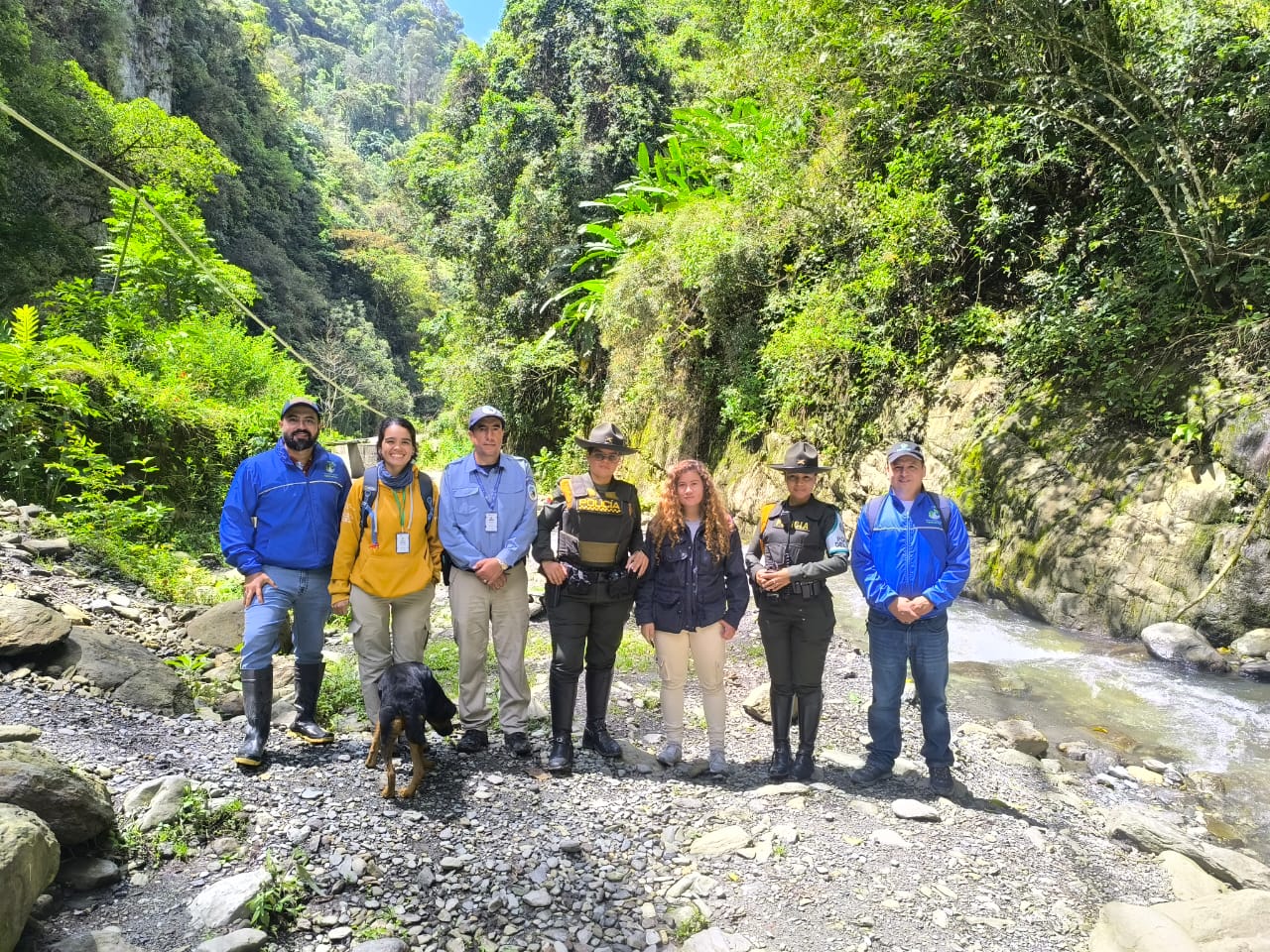 Policía Nacional ejerce control y sensibilización en la reserva Alto Combeima 3