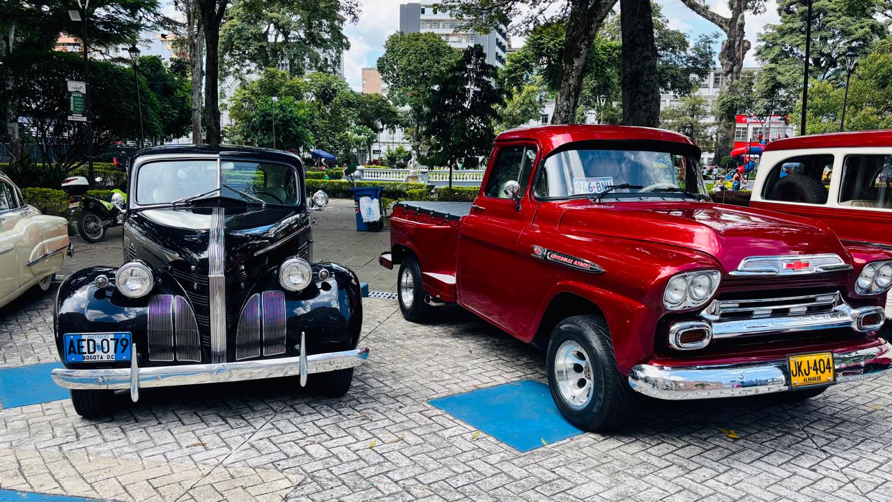 Este sábado, gran desfile de vehículos antiguos y clásicos por la Quinta 1