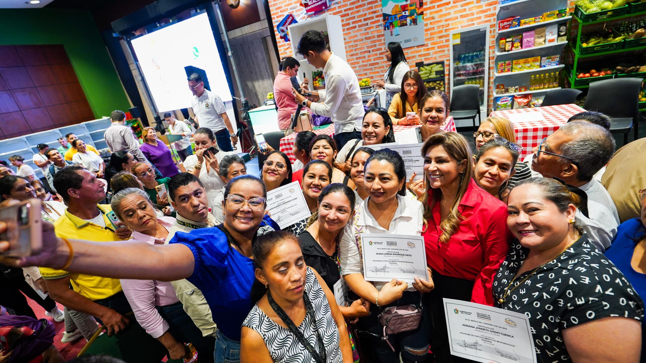 350 tenderos del Tolima participaron por primera vez en programa de fortalecimiento empresarial 1