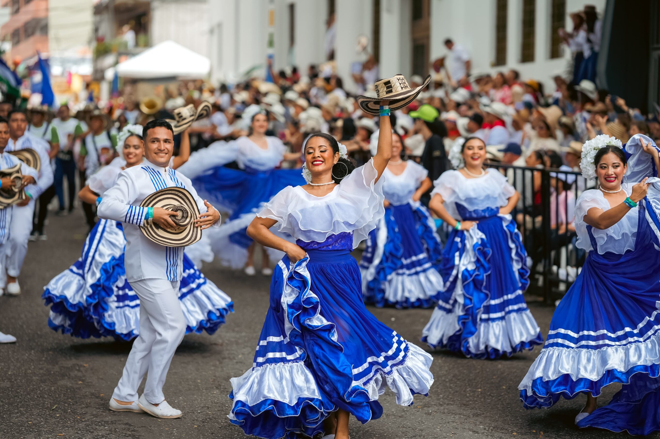 Más de 3.200 artistas participaron en el gran Desfile de San Pedro en Ibagué 1