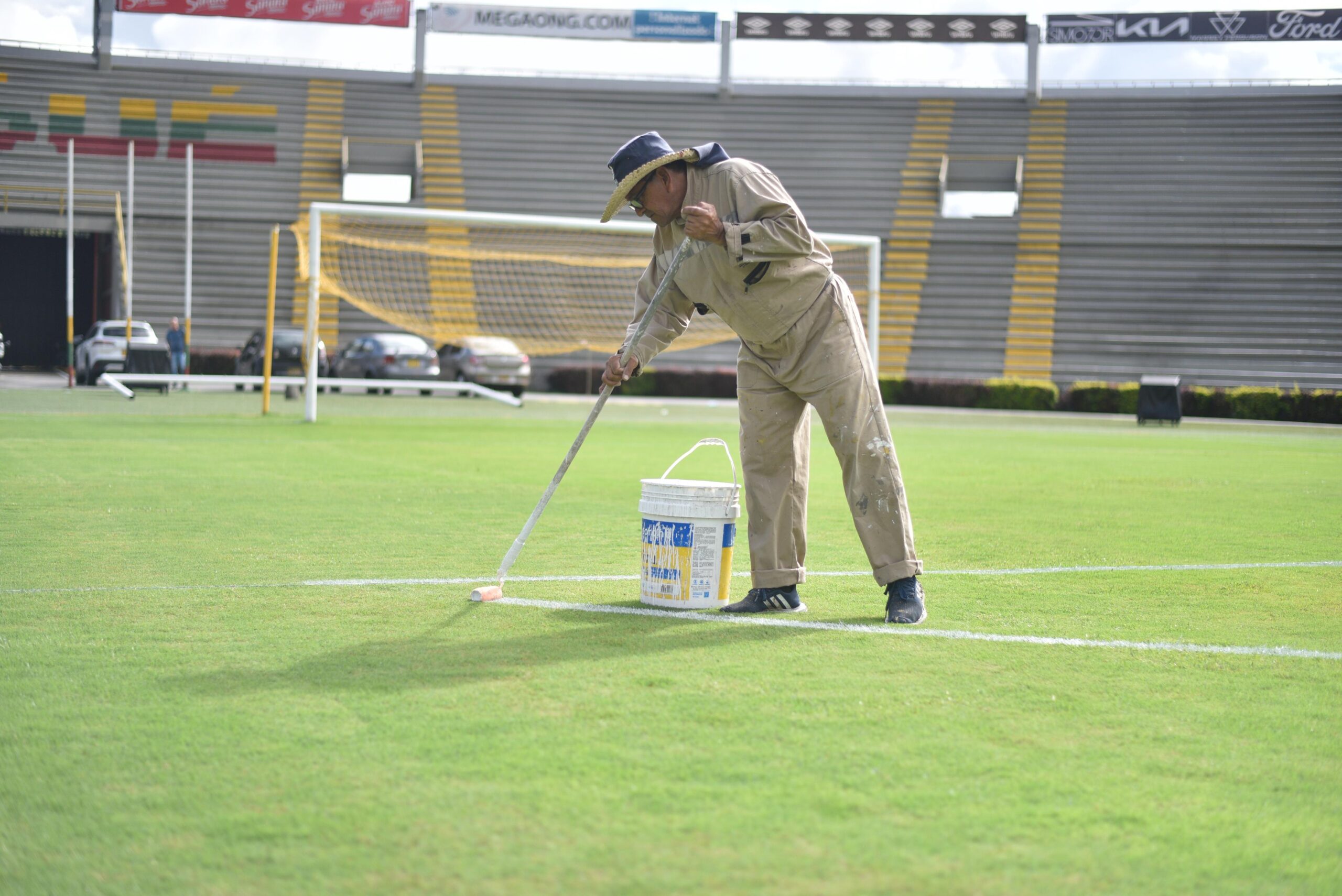 Gramado del estadio Murillo Toro sometido a tratamiento especial para los cuadrangulares 1