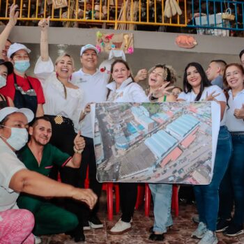 Alcaldesa de Ibagué inauguró nuevas cubiertas de plazas La 21 y La 28 7
