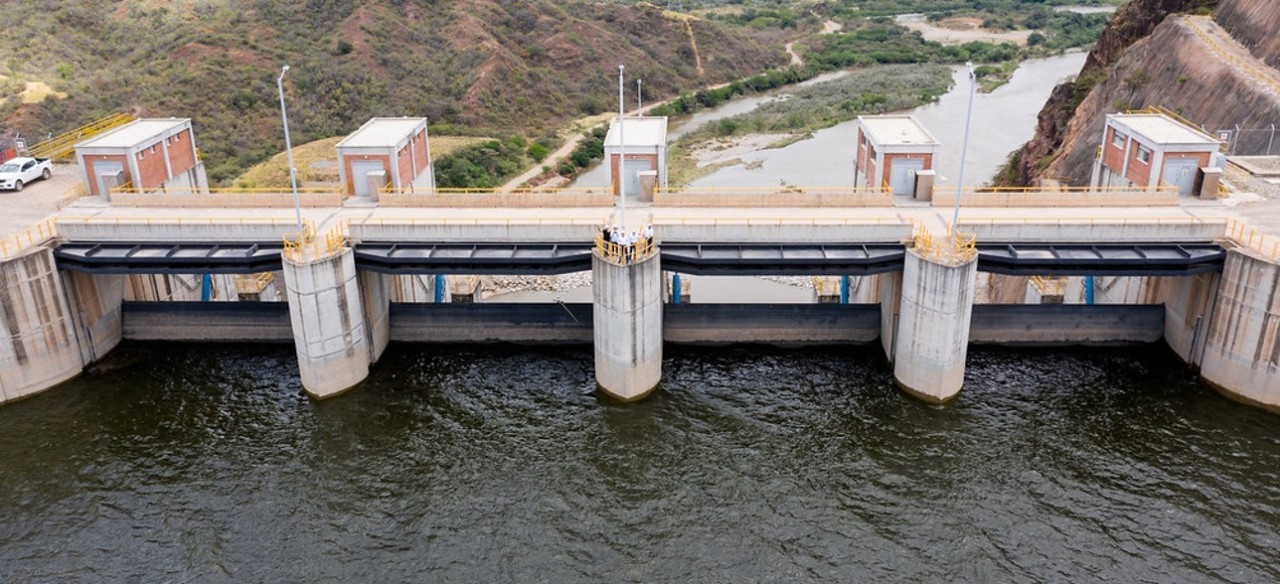 Abren compuertas de represa El Quimbo por lluvias intensas 1