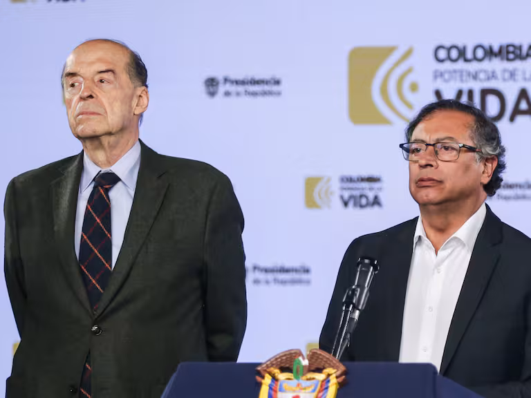 Abren indagación preliminar a Presidente por todo lo que cuenta Álvaro Leyva en sus cartas 1