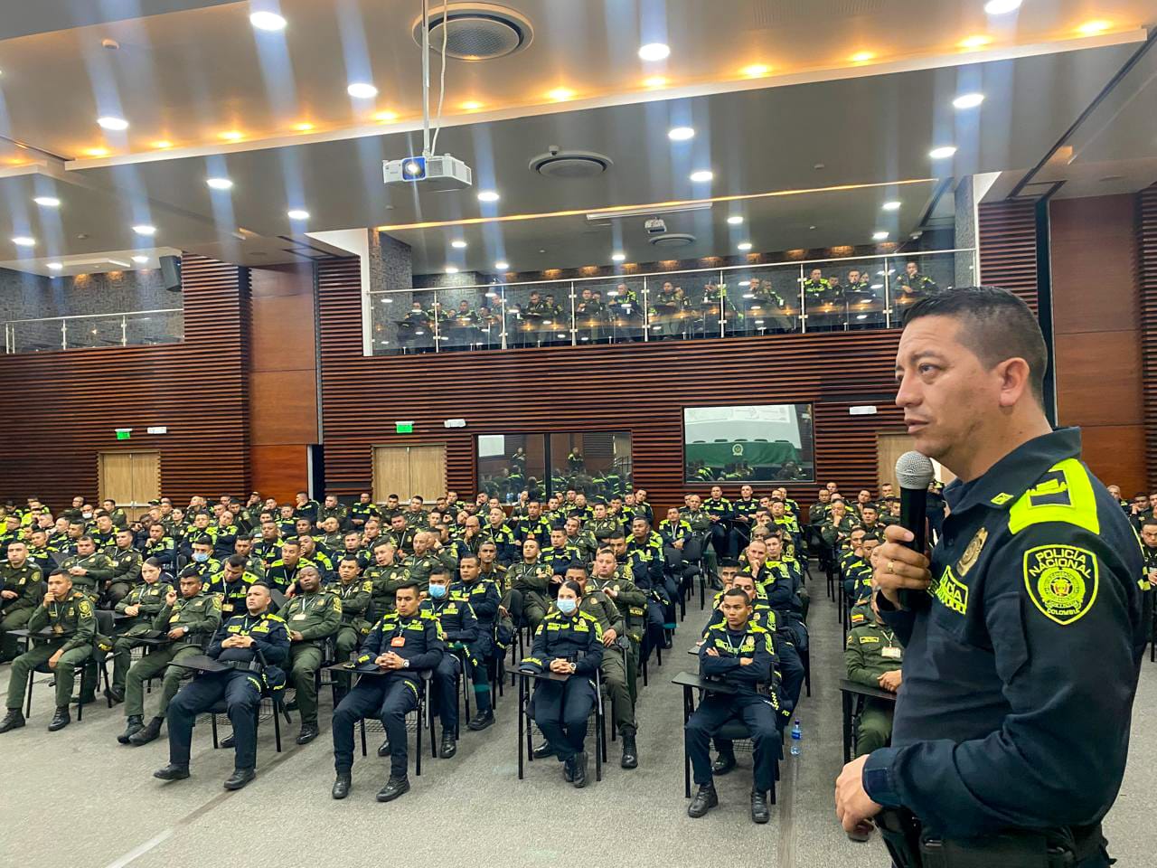 Llegan 400 nuevos uniformados para custodiar el Festival Folclórico Colombiano 1