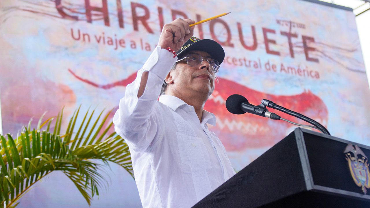 “Las oraciones del pueblo están recuperando a Miguel Uribe”: presidente Petro 1