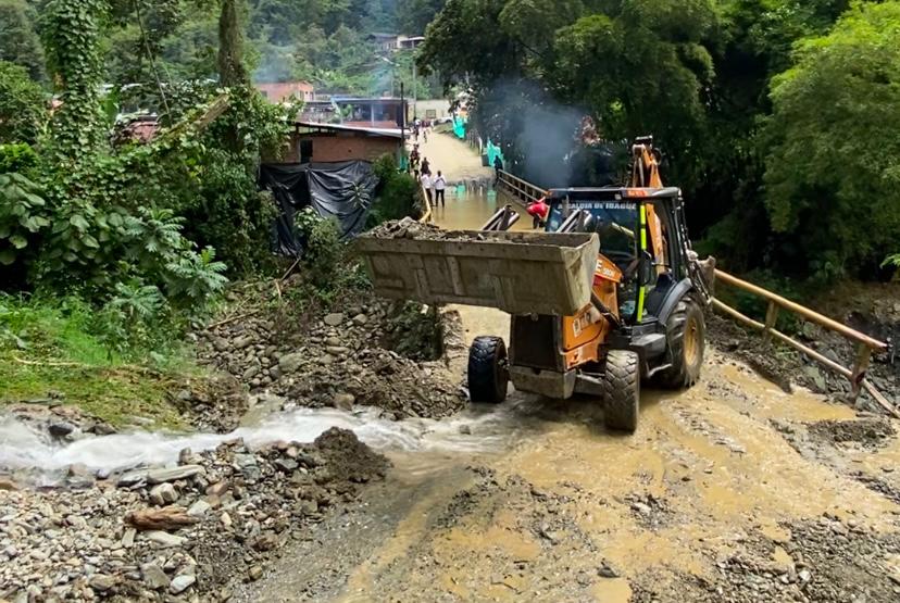 Puente de Villa Restrepo fue habilitado durante el lunes festivo por la Alcaldía 3
