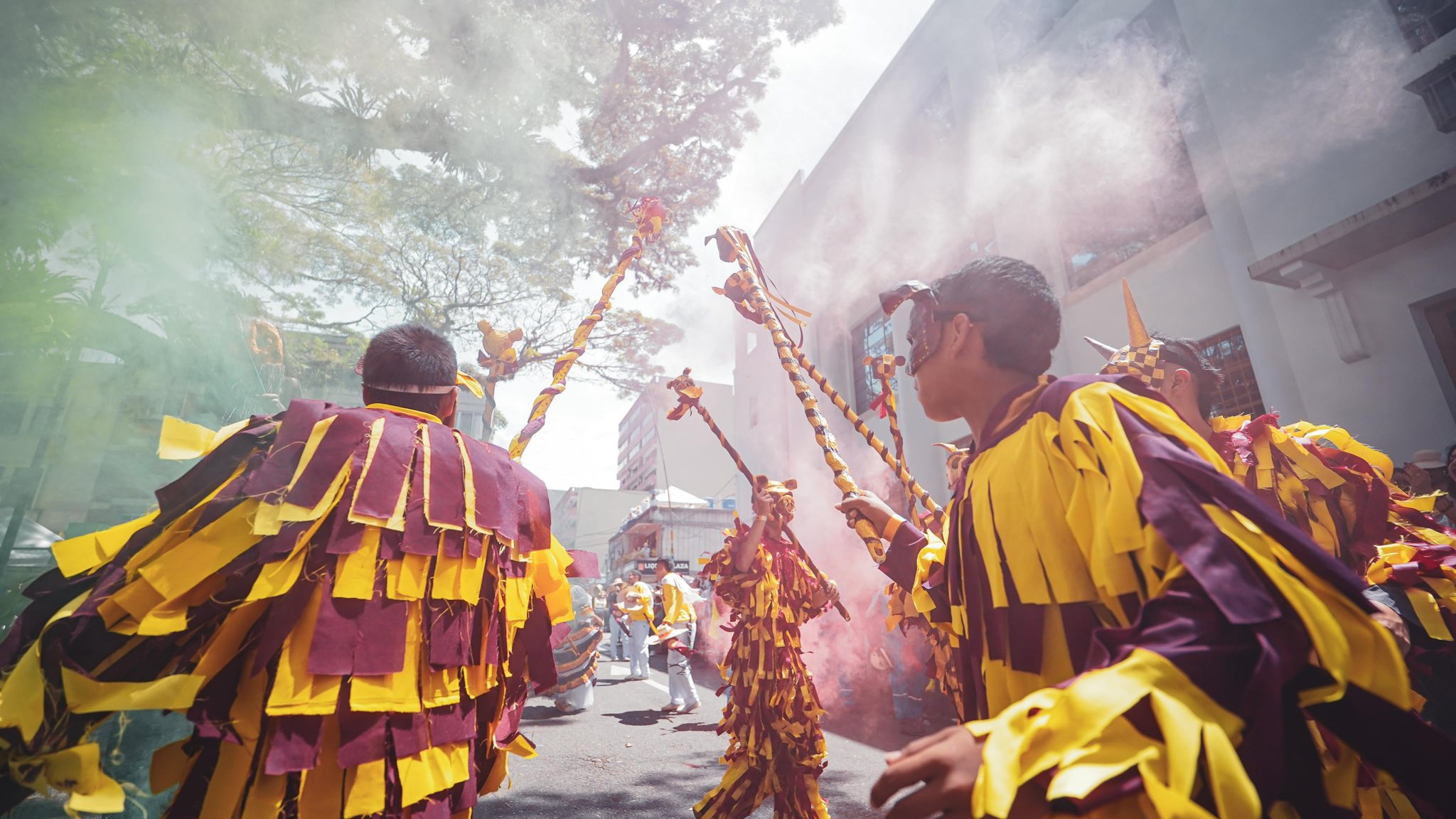 Estampas del gran desfile de San Juan en Ibagué 31