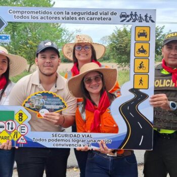 La Policía da la bienvenida a turistas y viajeros que llegan al Tolima para las fiestas de San Juan 3