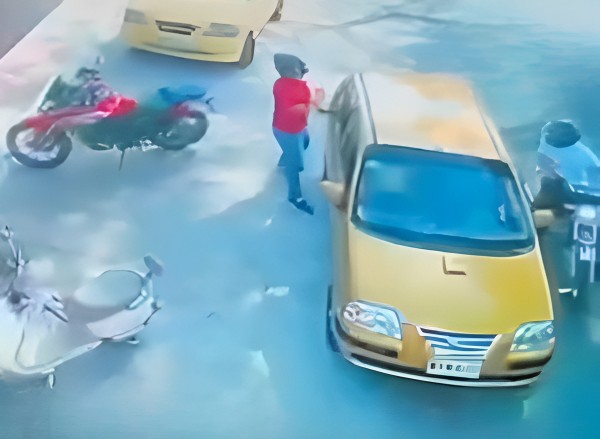 Delincuentes intentaron hurtarle dinero a comerciante en la Ambalá 3