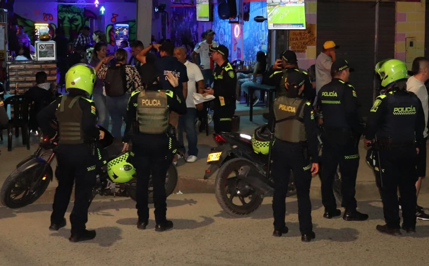 Caravana de la Seguridad en la comuna 7 dejó locales cerrados y armas incautadas 1