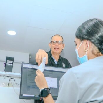Avanzan operativos de Alcaldía a farmacias con irregularidades en entrega de medicamentos 5