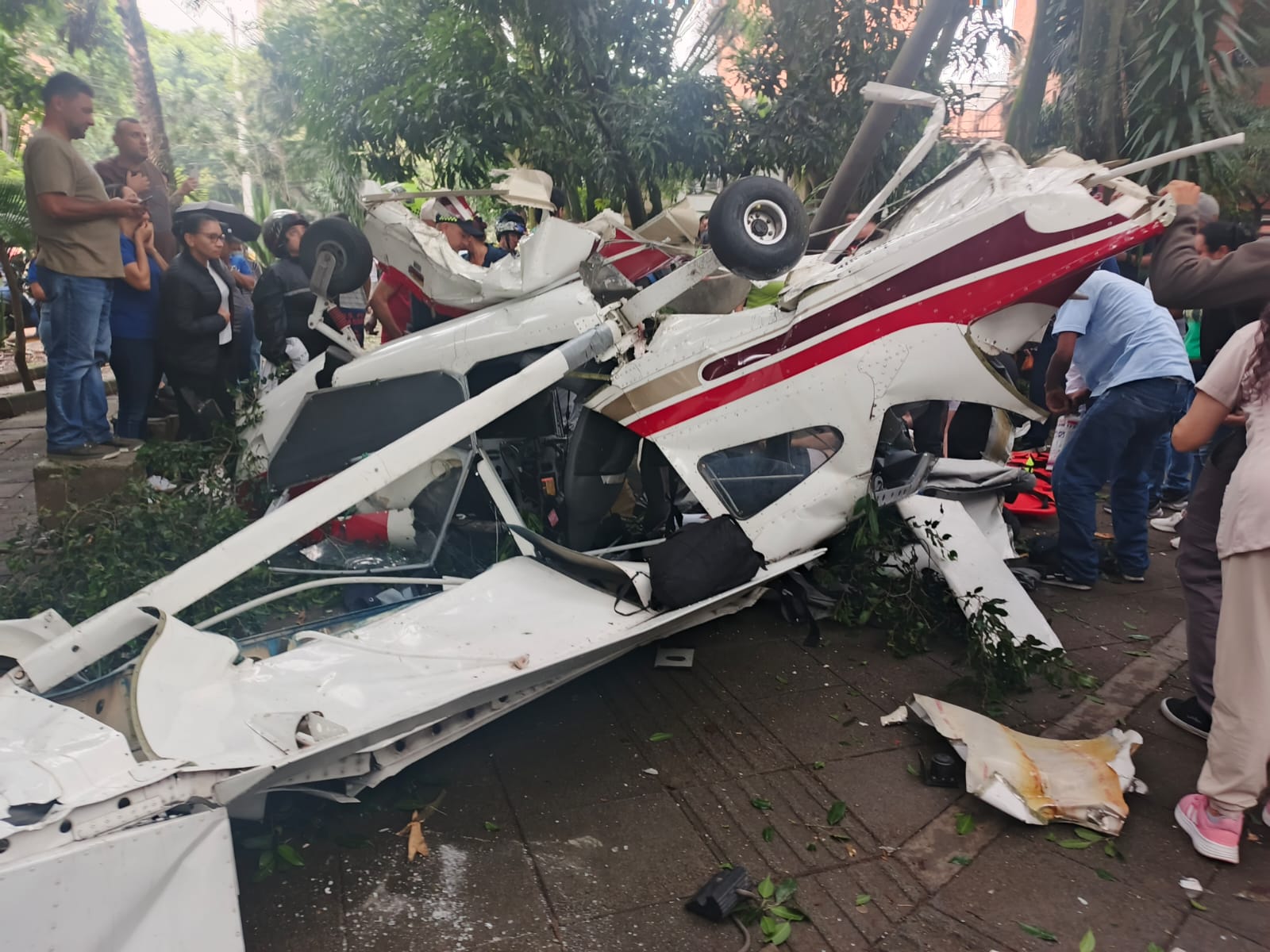 Avioneta se accidenta en Medellín y cae cerca del estadio Atanasio Girardot 1