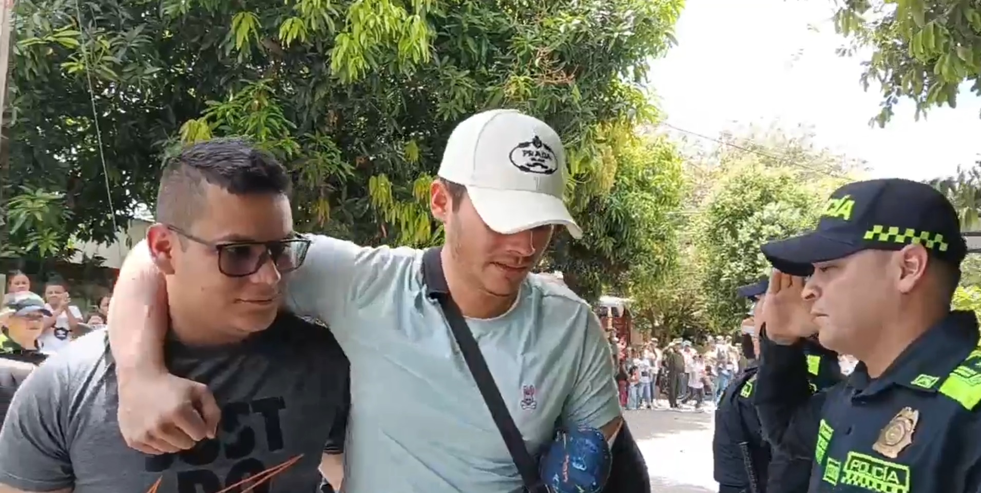 Chicoral recibió con lágrimas al patrullero Diego Alejandro, sobreviviente del ataque al helicóptero en Antioquia 19