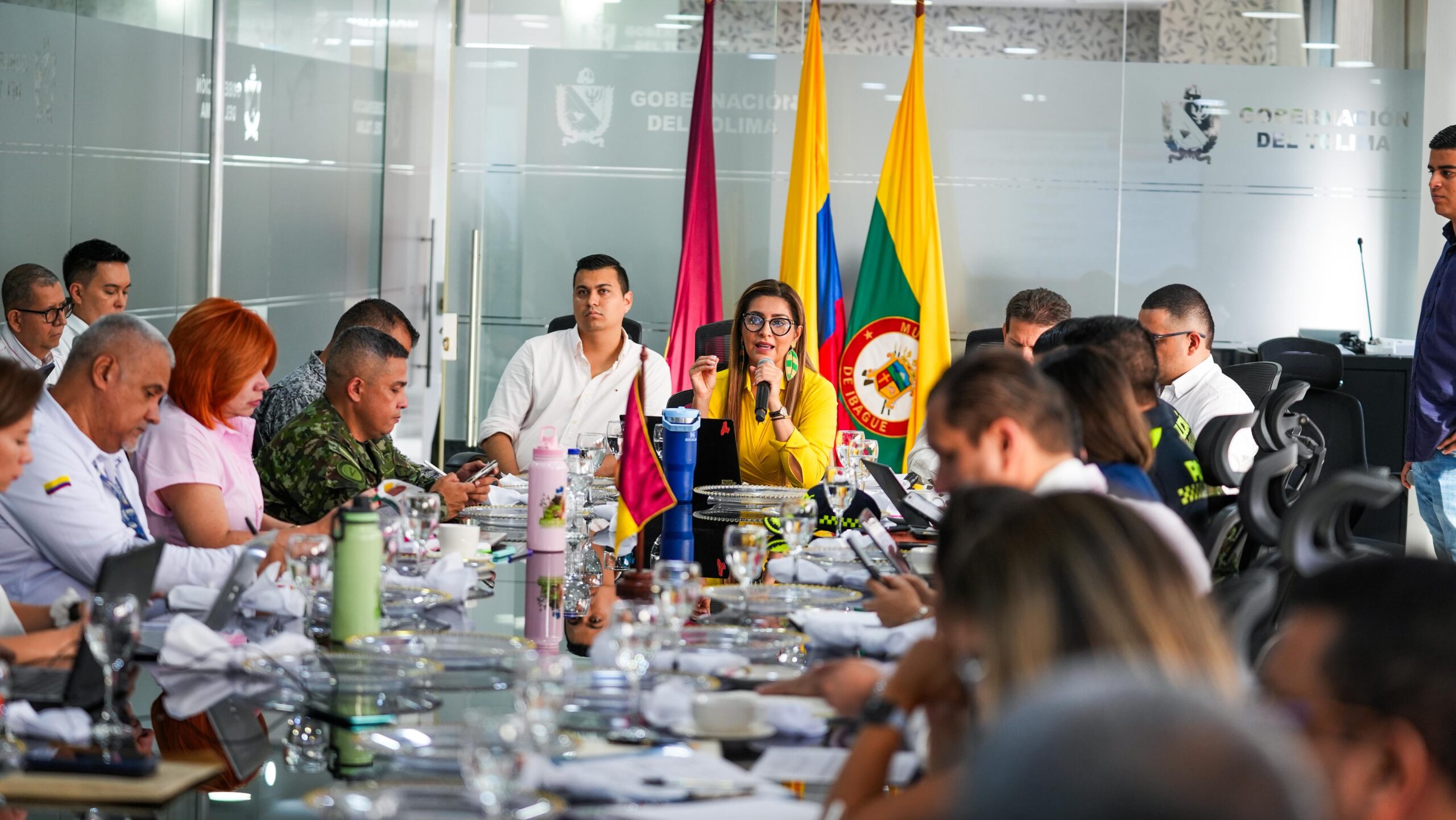 Gobernadora del Tolima lideró Consejo de Seguridad con nuevos comandantes de la Fuerza Pública 1