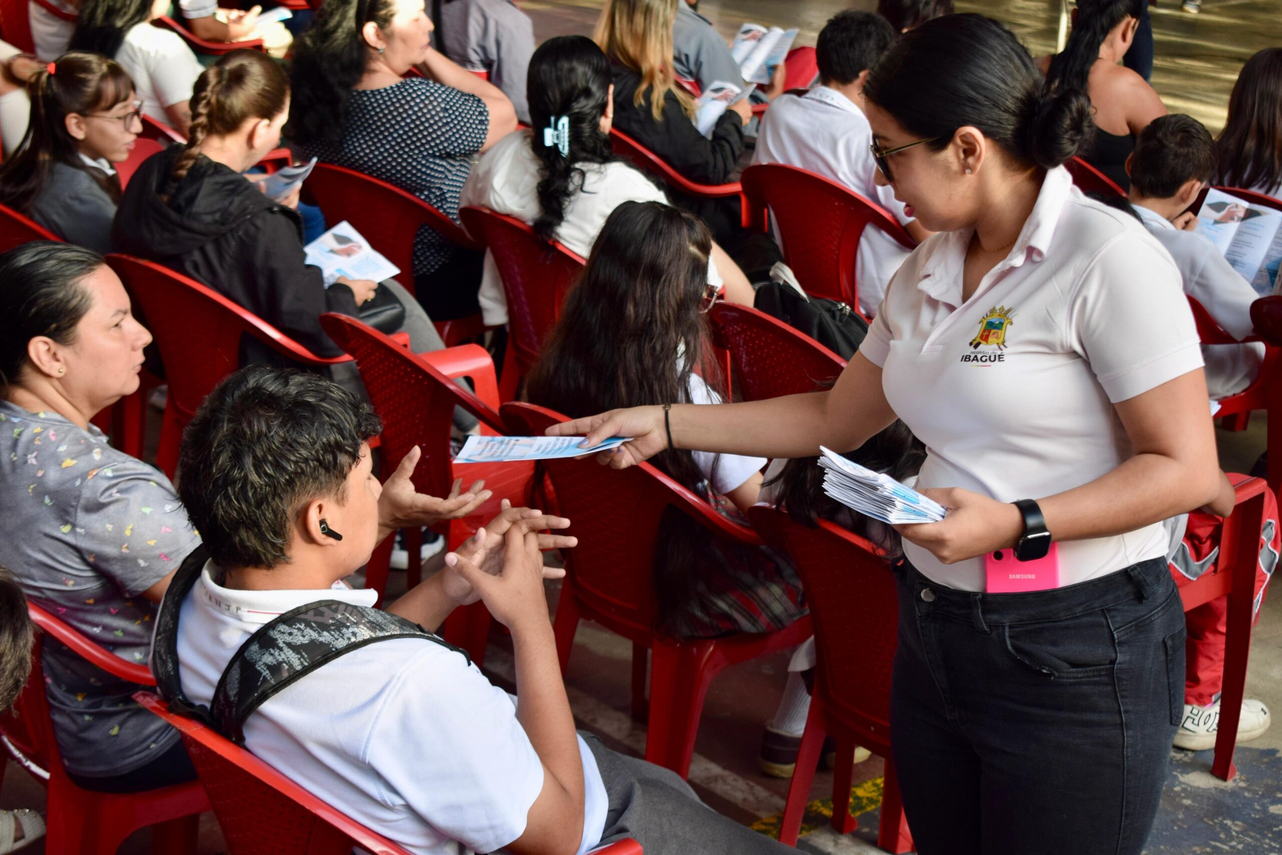 Ibagué contará con la primera institución oficial del país con formación en lengua de señas 3