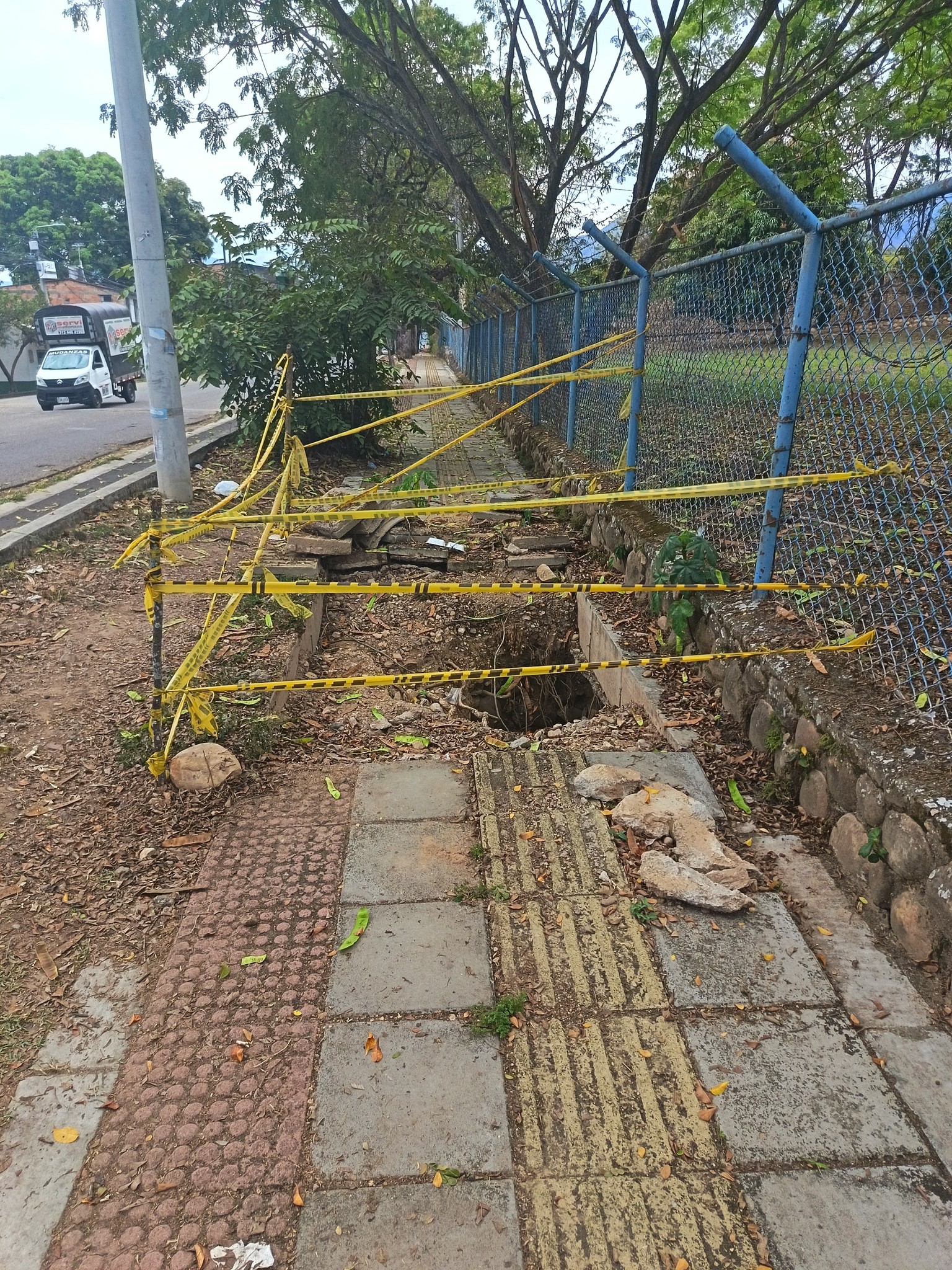 No se ha terminado y la Alameda Estudiantil ya presenta serias afectaciones 3