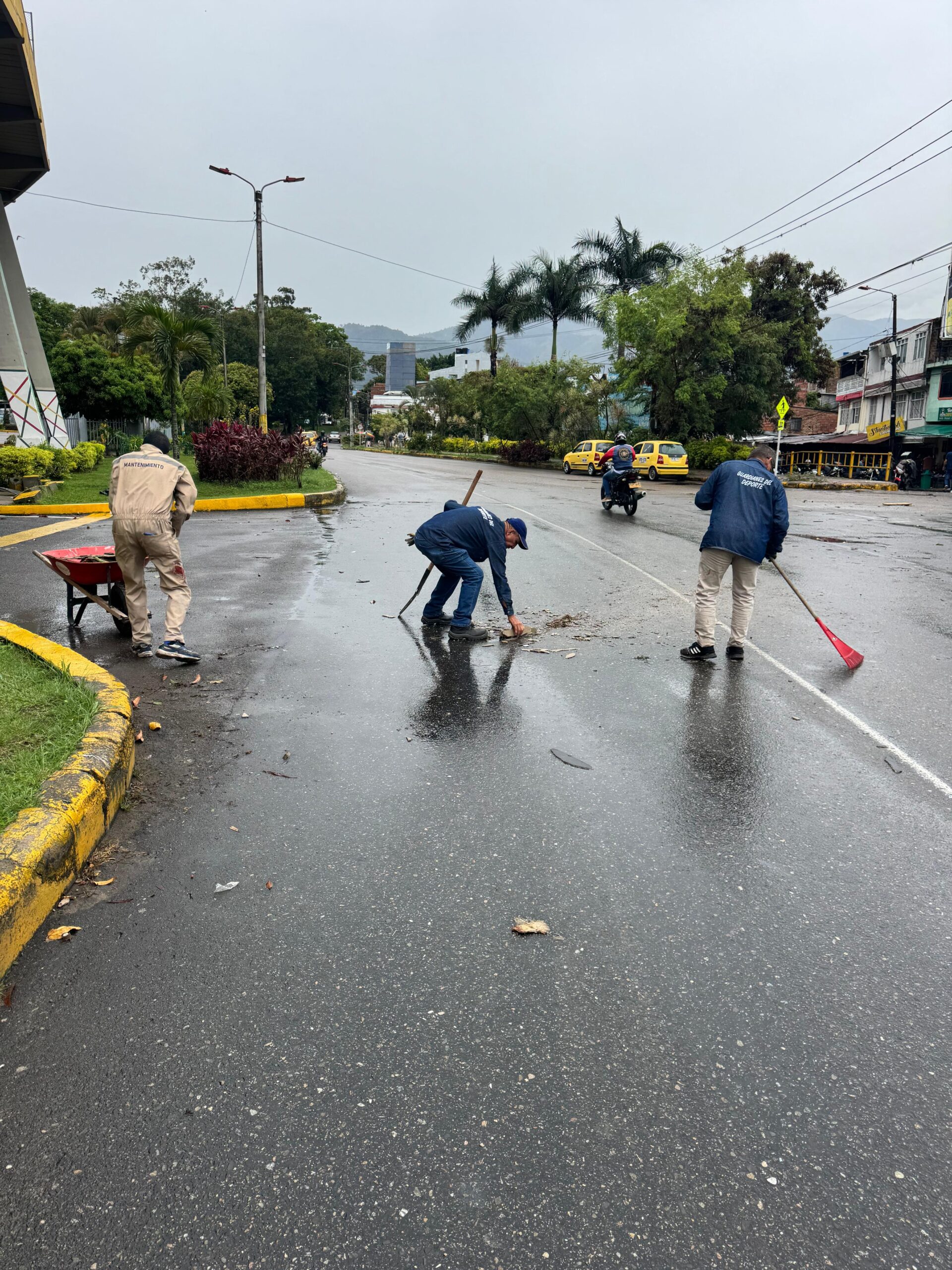 Daños estructurales y suspensión de servicios afectan el estadio Manuel Murillo Toro tras fuerte tormenta 4
