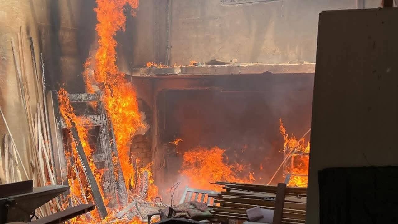 Incendio en carpintería contigua al Hotel Kubala causó alarma en El Carmen de Apicalá 5