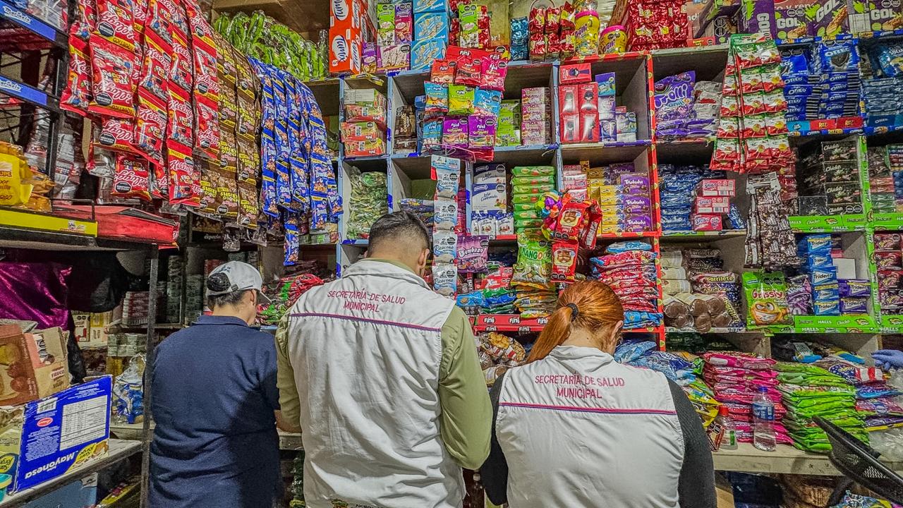 Operativo en dulcerías de Ibagué: decomisan más de mil productos vencidos antes del Día de los Niños 5