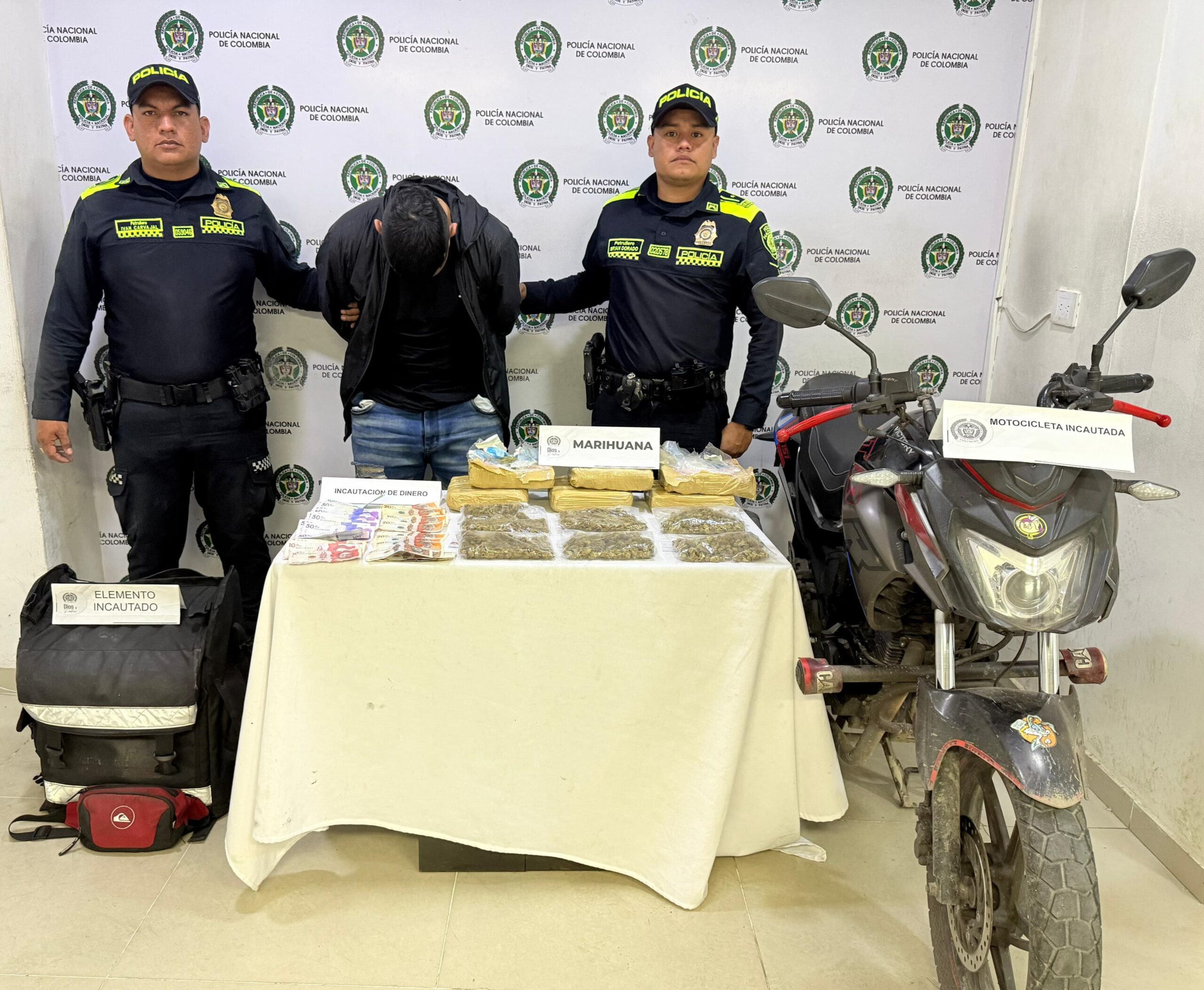 Iba a toda por llevar domicilio de tres kilos de marihuana 1