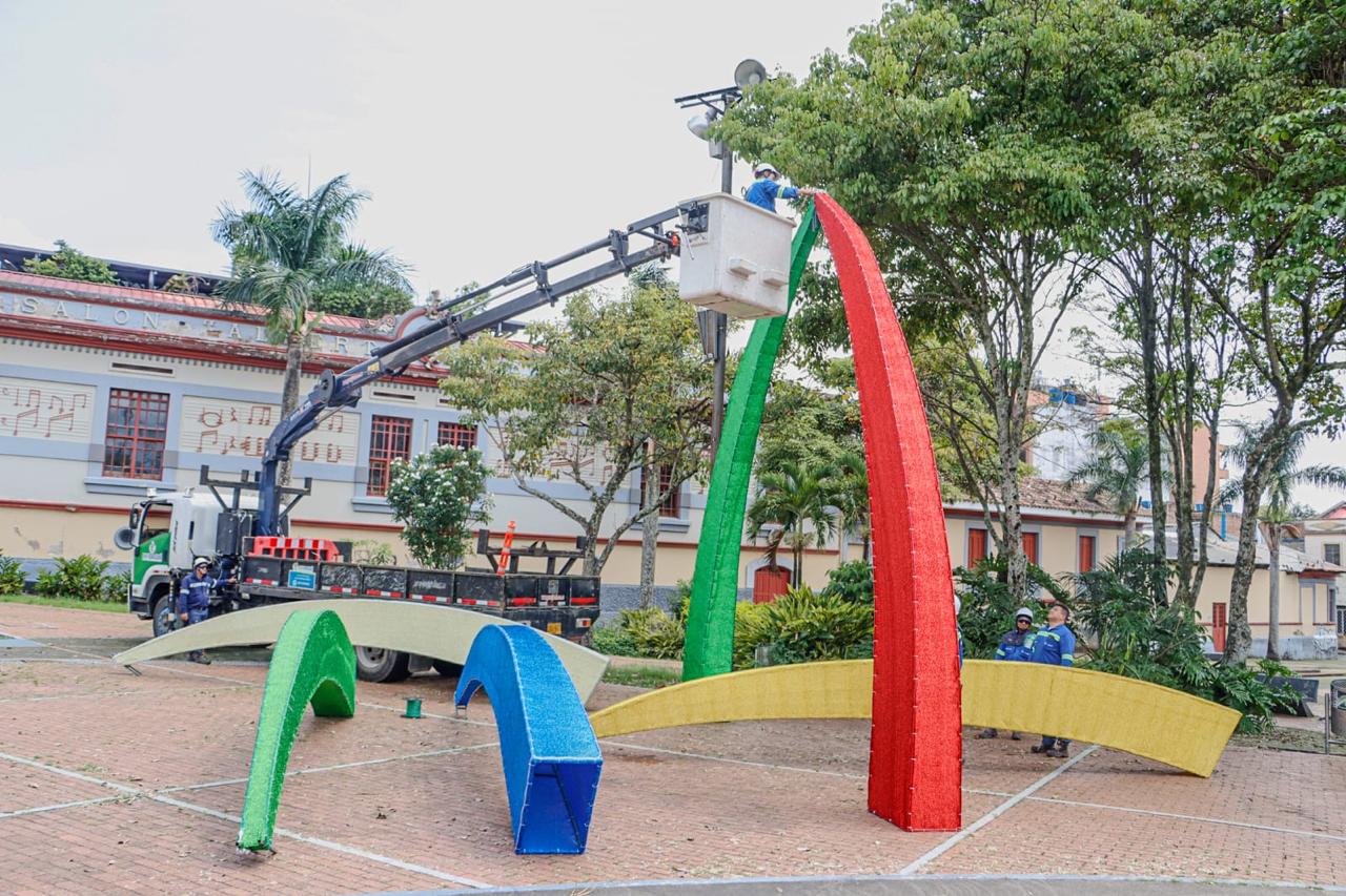 Parque de La Música y Plaza de Bolívar se llenan de luz: Ibagué enciende la magia de la Navidad 2025 1
