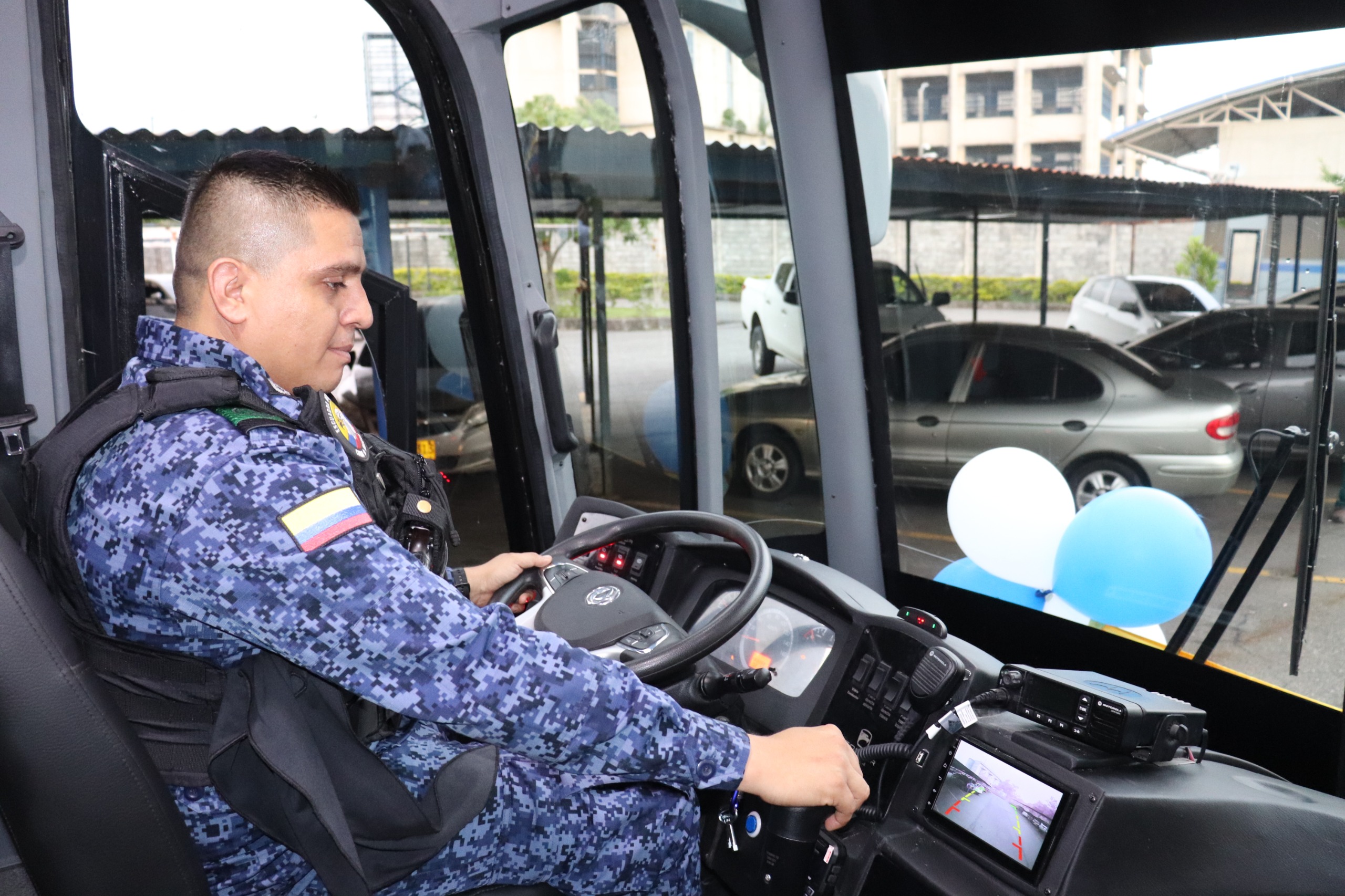 Alcaldía entrega busetones al INPEC para fortalecer seguridad y control en Ibagué 5