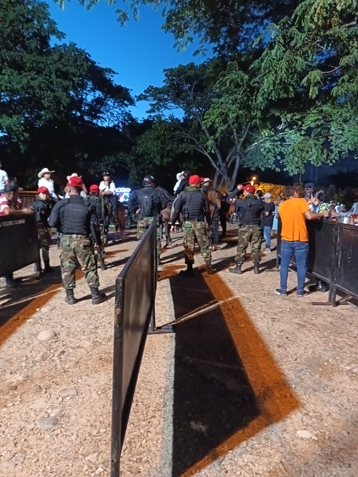 ¿Quien les dio el poder de mandar y amenazar en la Cabalgata de Melgar? 8