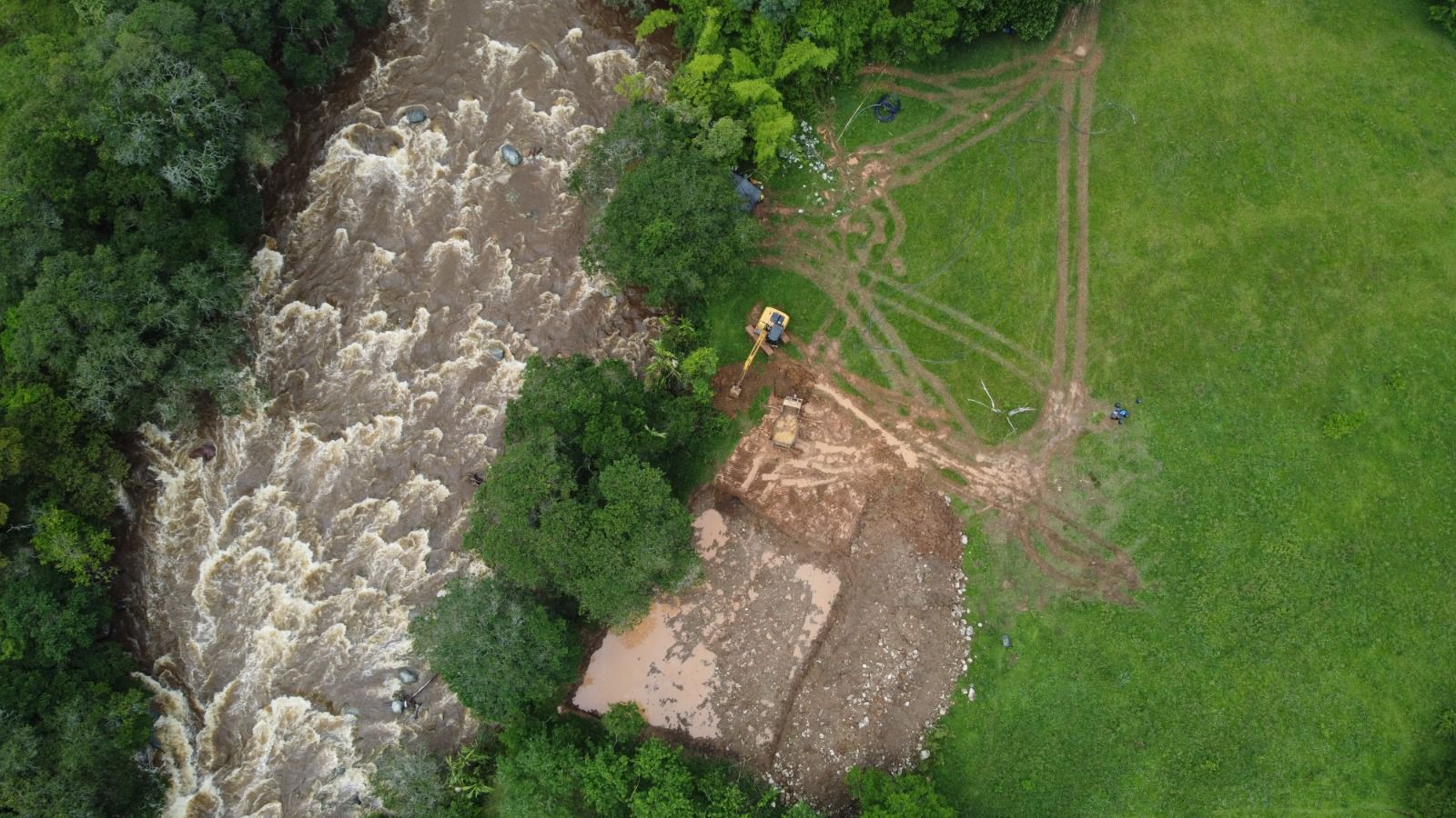 🚨 Minería ilegal en Ataco desborda a las autoridades: Cortolima pide intervención urgente del Estado 1