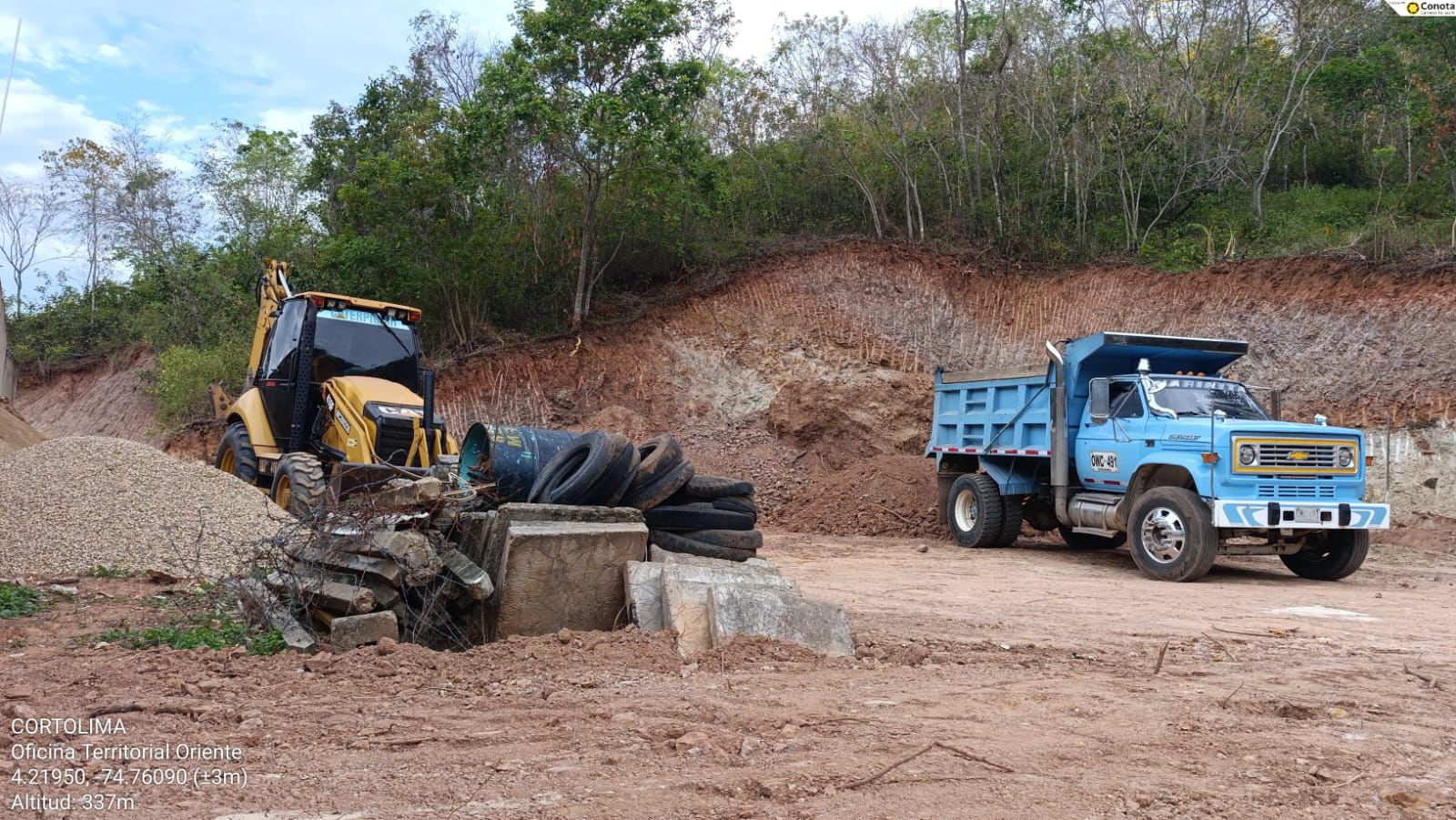 Cortolima y fuerza pública detienen intervención ilegal en la zona protectora de la microcuenca La Apicalá 3