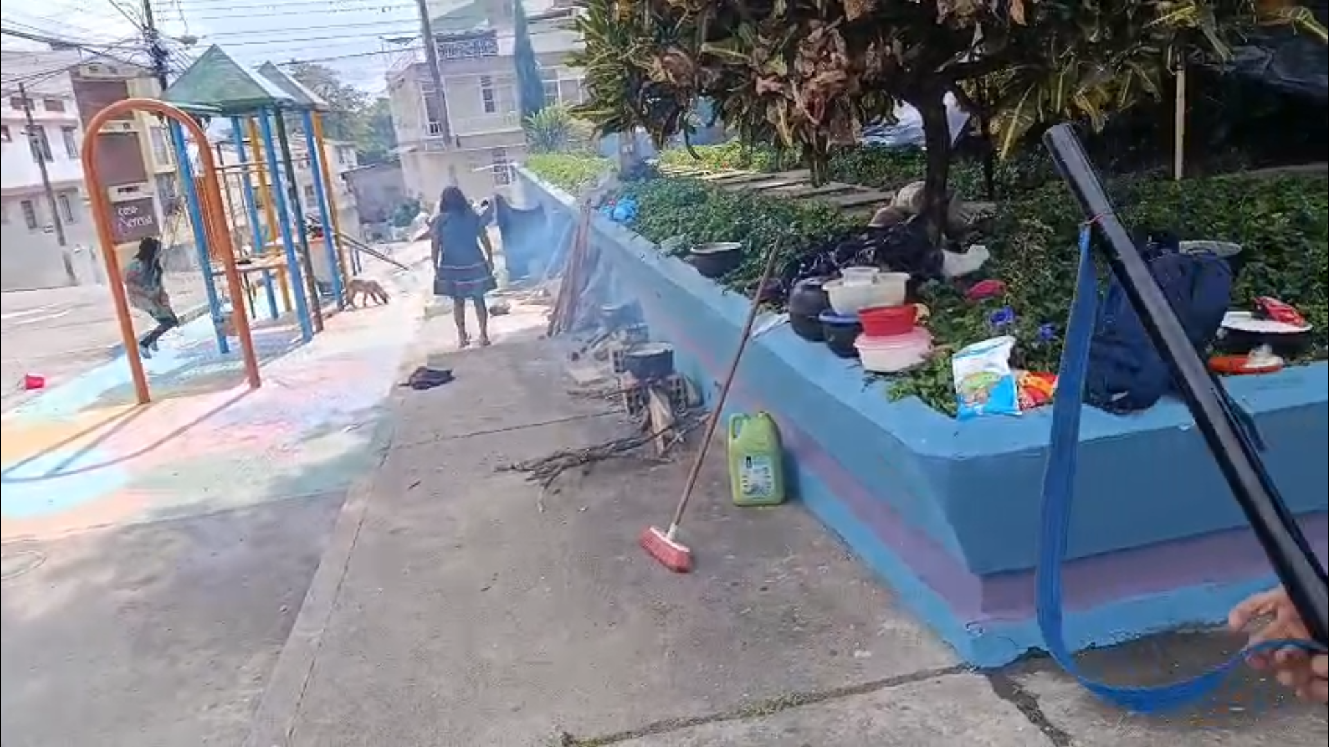 Más de 80 indígenas Embera Katío se toman Parque del Centro Administrativo en Ibagué 2