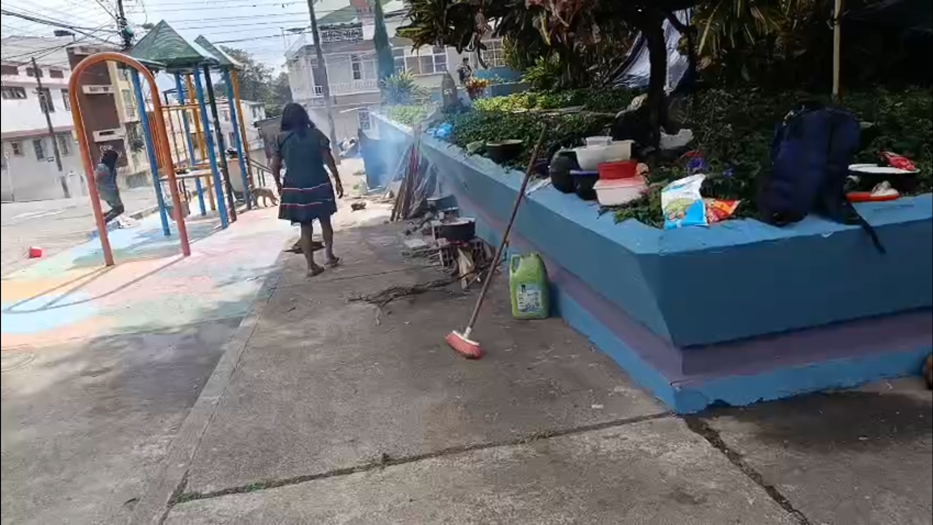 Más de 80 indígenas Embera Katío se toman Parque del Centro Administrativo en Ibagué 7