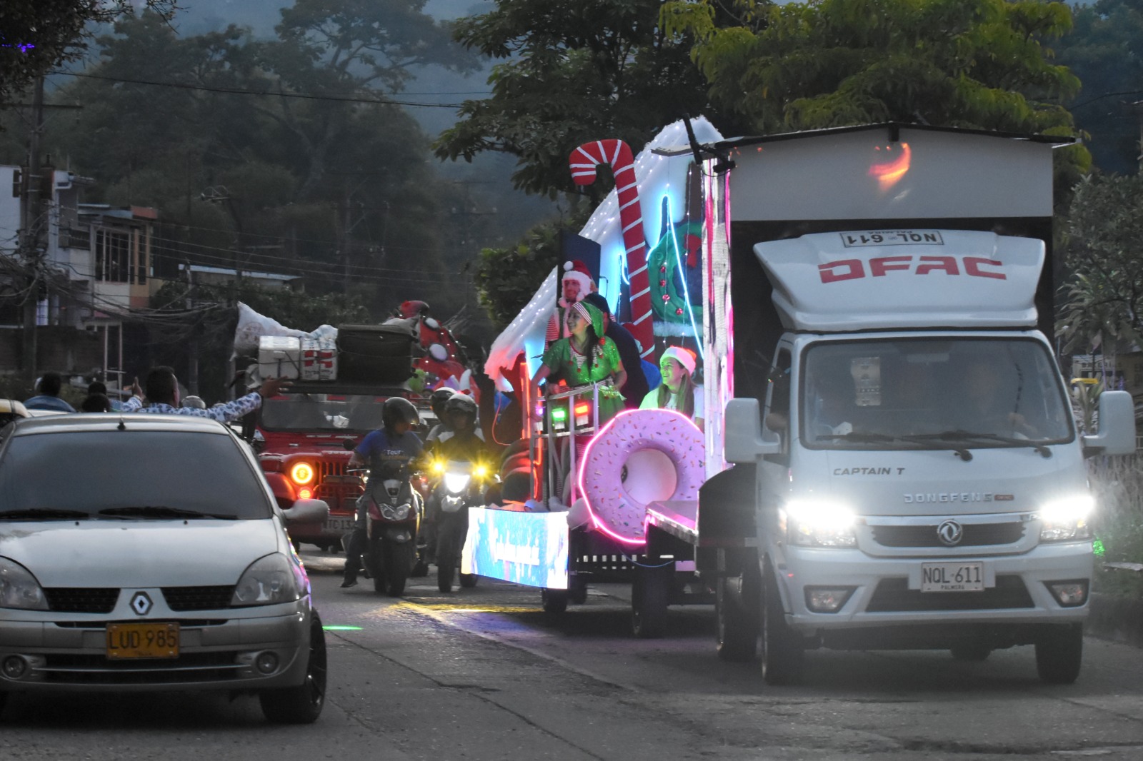 Caravana, bailes y regalos: el Tour Navideño llega a las comunas 7 y 10 de Ibagué 2