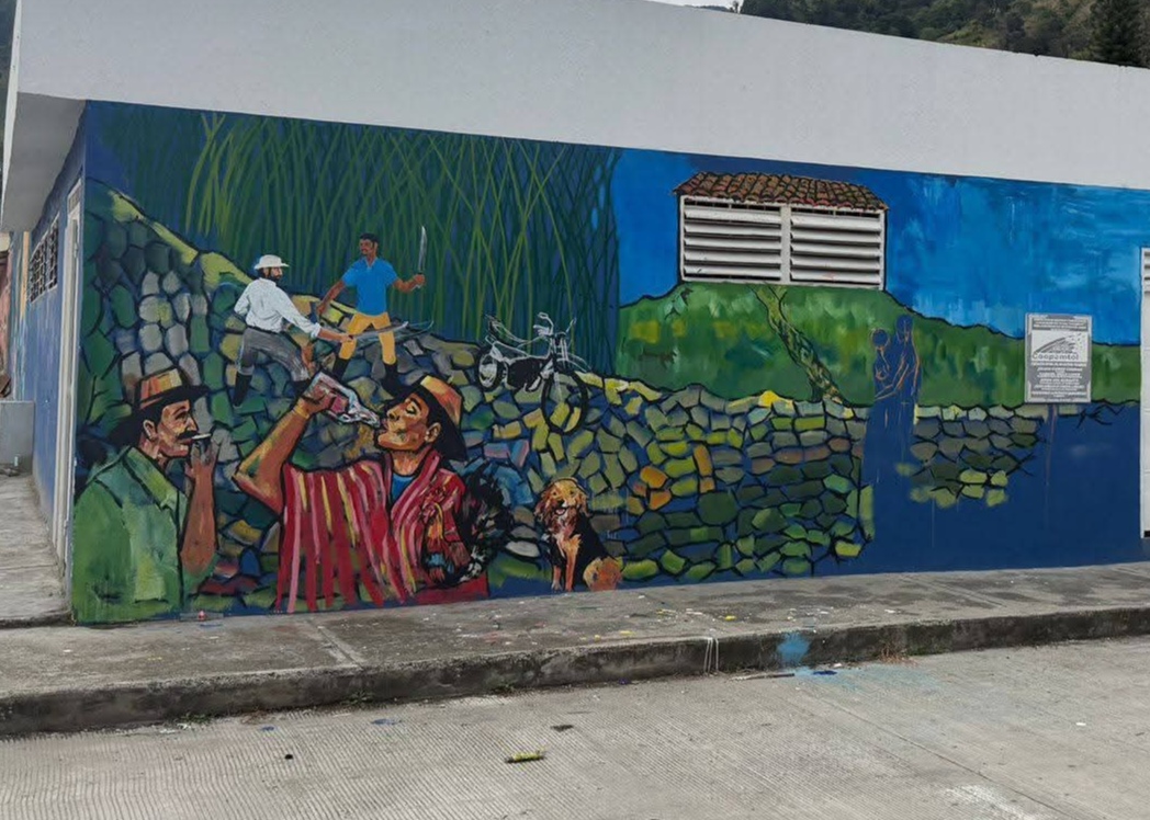 Polémica en Cajamarca por mural pintado en Colegio 7