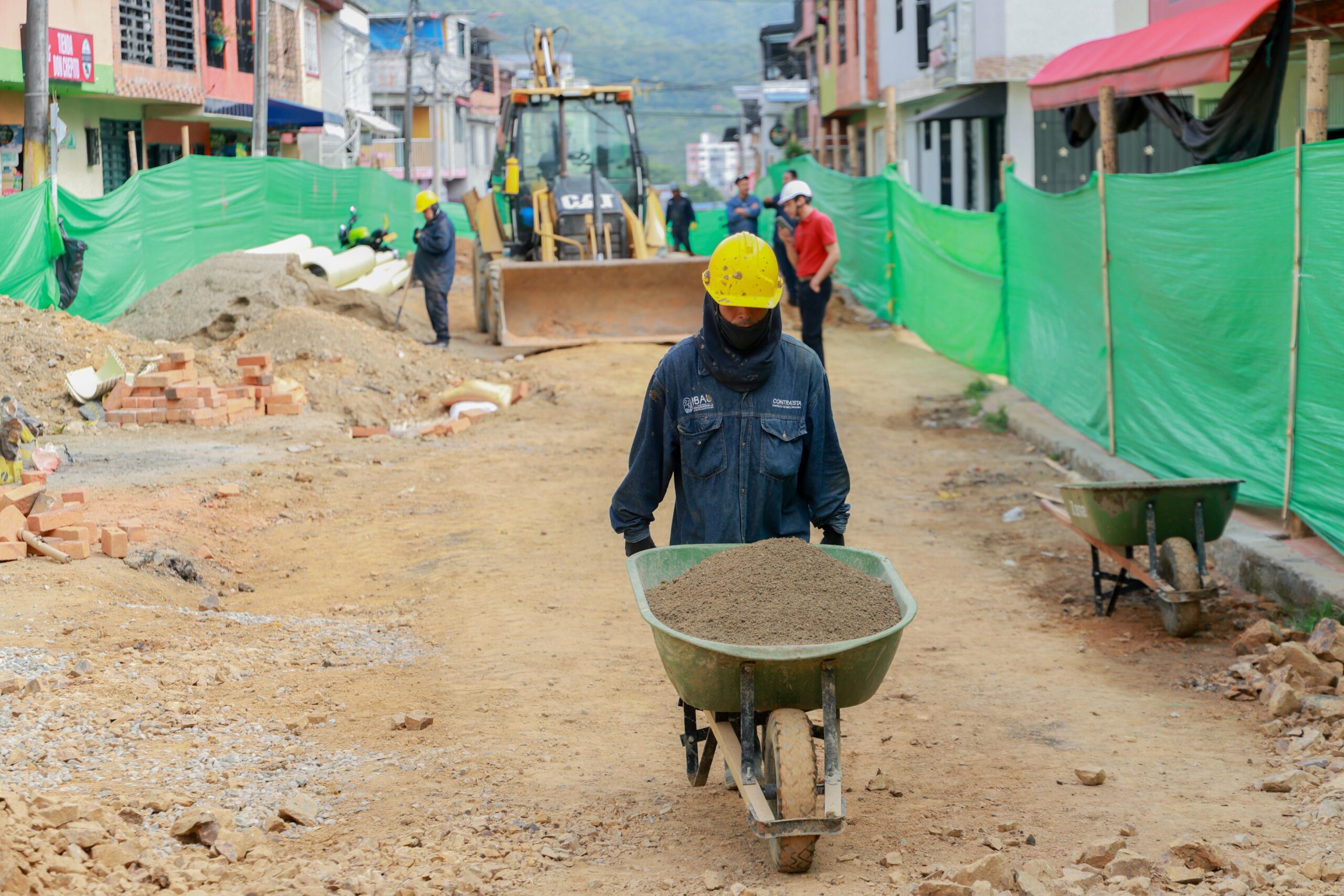 ‘Combo 3x1’ avanza en Ibagué: intervienen redes y preparan vías en seis barrios con inversión de $34 mil millones 3