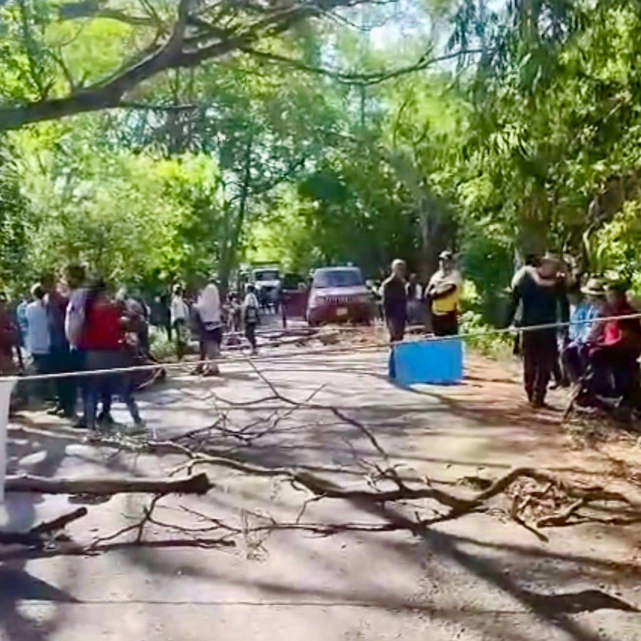 Bloqueo en Armero Guayabal: comunidad de San Pedro se levanta por abandono vial y falta de servicios 4