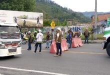 Bloqueos en Cajamarca: campesinos exigen predios prometidos y advierten cierre total de la vía al occidente del país 18