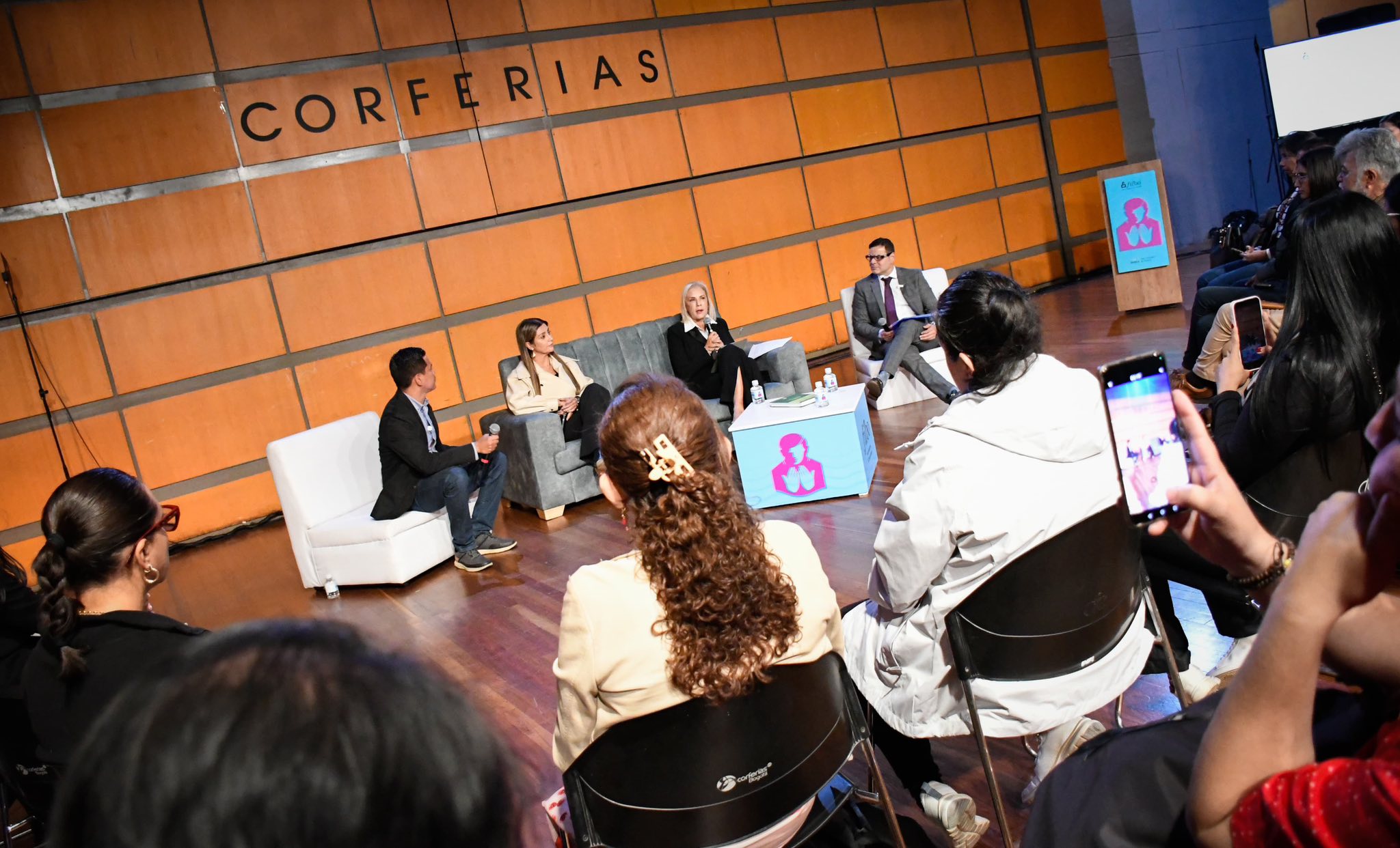 En la Filbo, Directora de Cortolima exige control y alternativas sociales en Ataco por minería ilegal 3