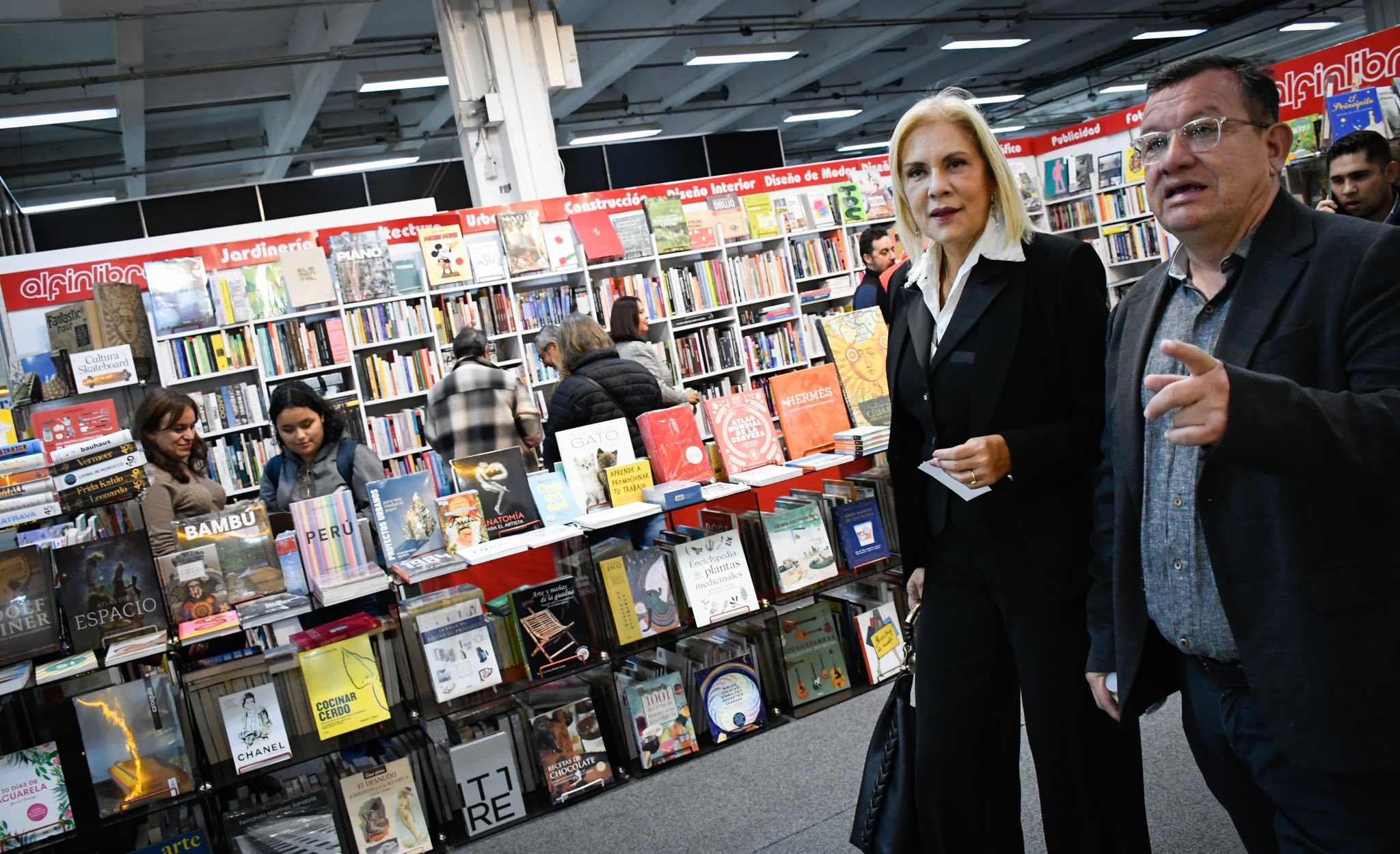 En la Filbo, Directora de Cortolima exige control y alternativas sociales en Ataco por minería ilegal 2