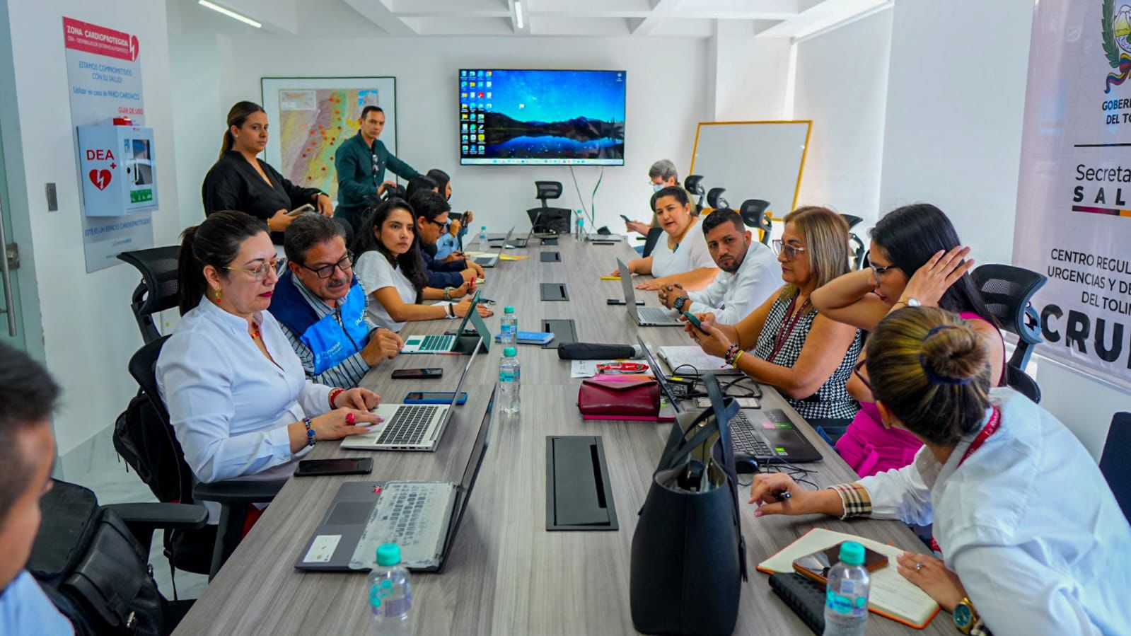 En mesa de trabajo con la Alcaldía, Nueva EPS se compromete a mejorar la entrega de medicamentos 2