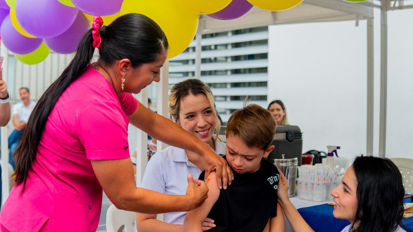 "No esperemos a que lleguen a la UCI": llamado a vacunar niños contra el dengue 1