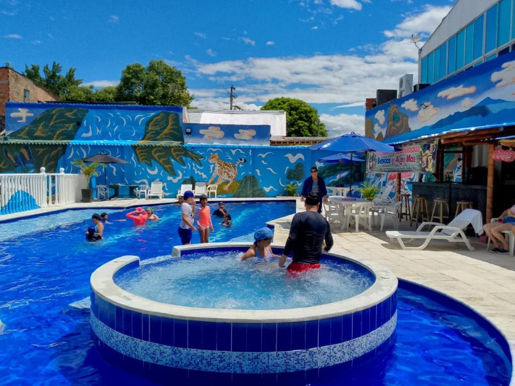 Alexander Castro propone IVA diferencial y pide derogar nuevas exigencias para piscinas que afectan al turismo 1