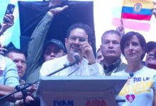“Nadie nos puede negar el derecho a hacer política”: Iván Cepeda responde a críticas por su presencia en la Marcha Carnaval 17