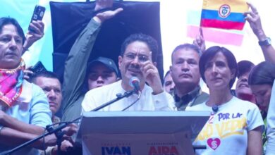 “Nadie nos puede negar el derecho a hacer política”: Iván Cepeda responde a críticas por su presencia en la Marcha Carnaval 8