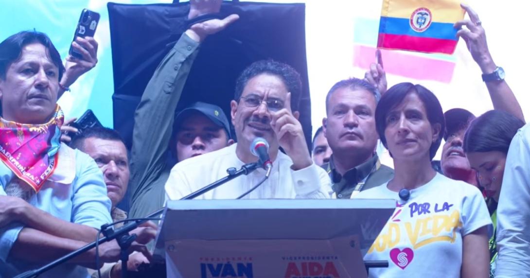 “Nadie nos puede negar el derecho a hacer política”: Iván Cepeda responde a críticas por su presencia en la Marcha Carnaval 1