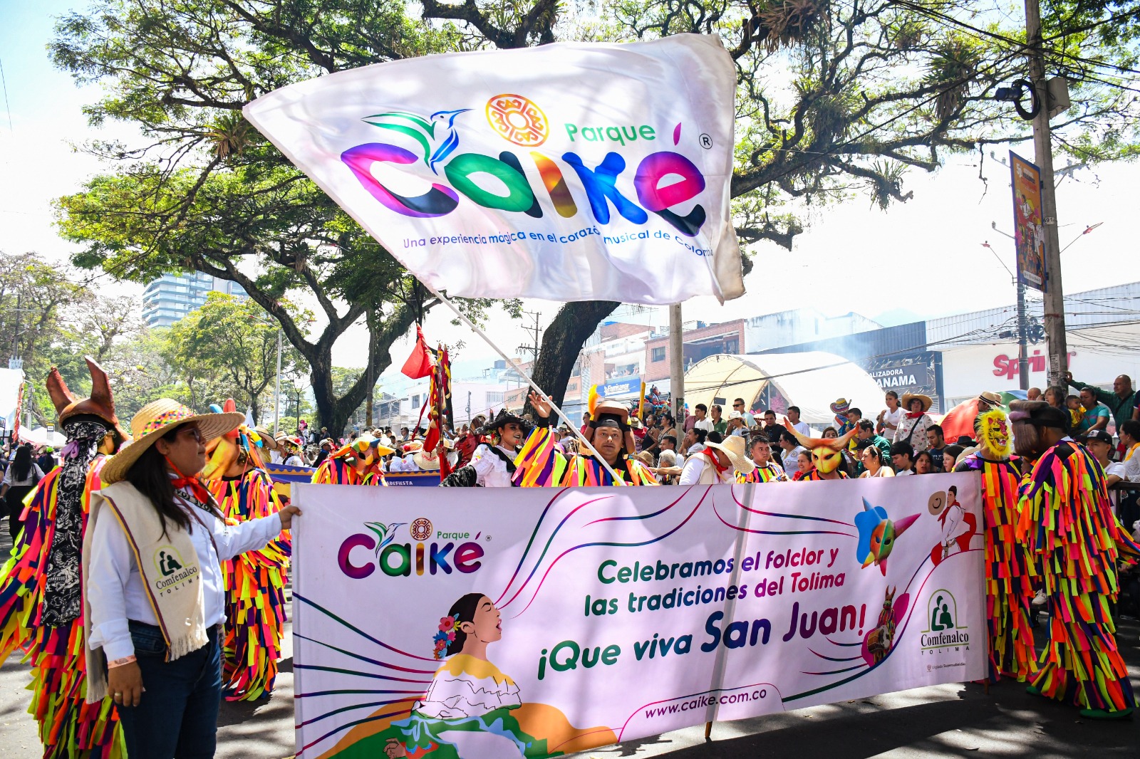 "Comfenalco le apunta a los artistas, Comfenalco le apunta a la cultura y al Folclor", Alexander Barragán Alfaro, Director de Comfenalco Tolima 9